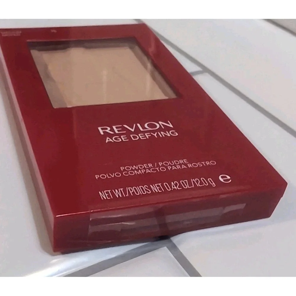 Revlon Age Defying Powder Facial Makeup Medium 15 New Sealed Net .42 Oz